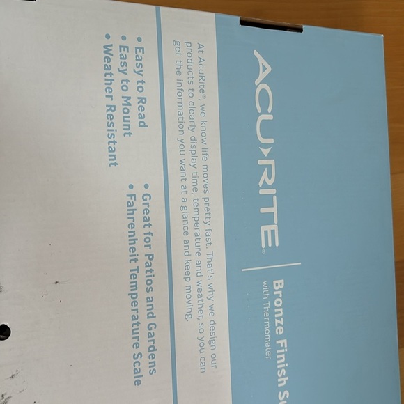 AcuRite | Indoor/Outdoor Sun Clock with Thermometer 19-inch - Picture 5 of 9